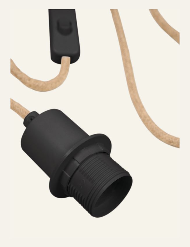 Juhtmekomplekt must - 2