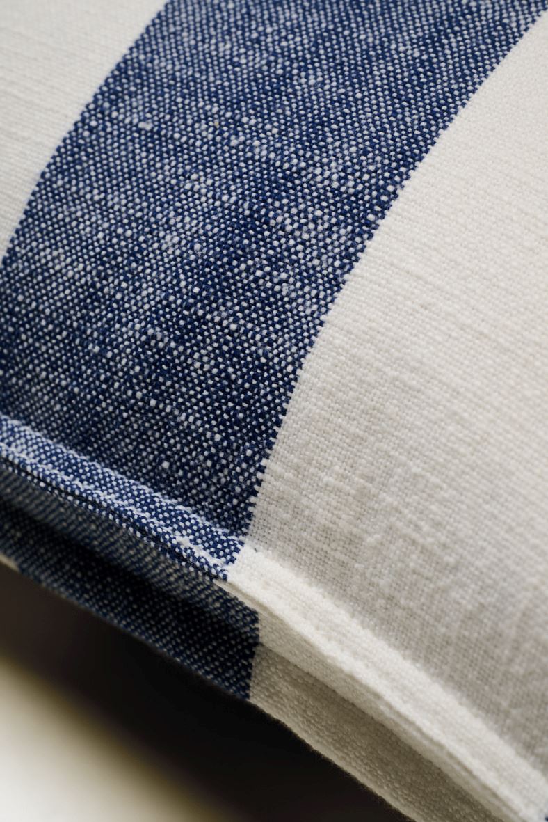 Dekoratiivpadi tumesinine - 2