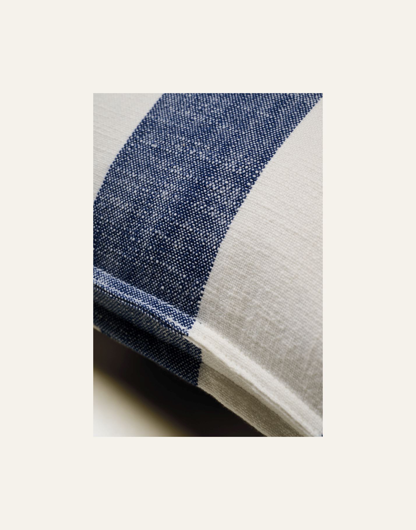 Dekoratiivpadi tumesinine - 2