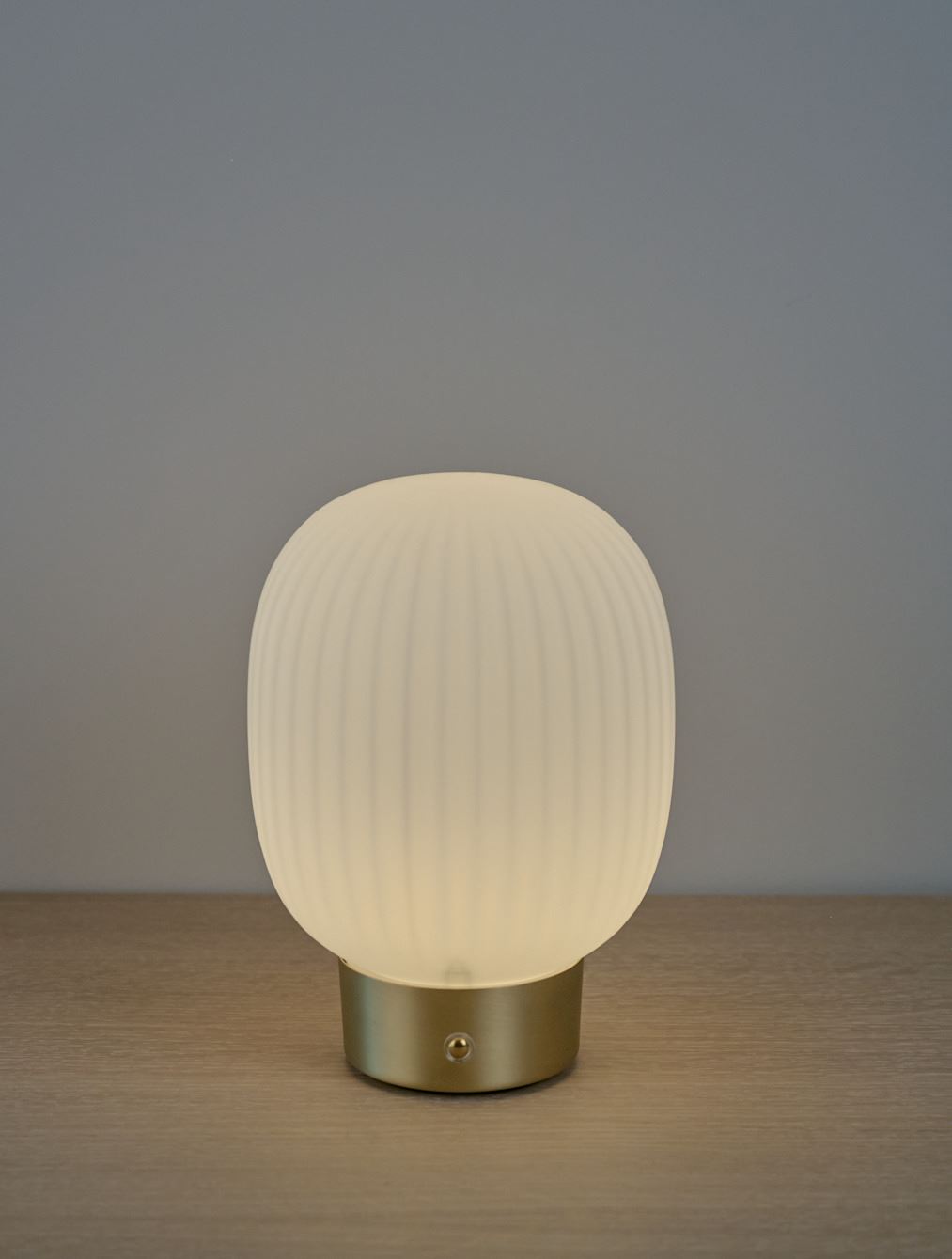 Patareitoitel valgusti messing - 2