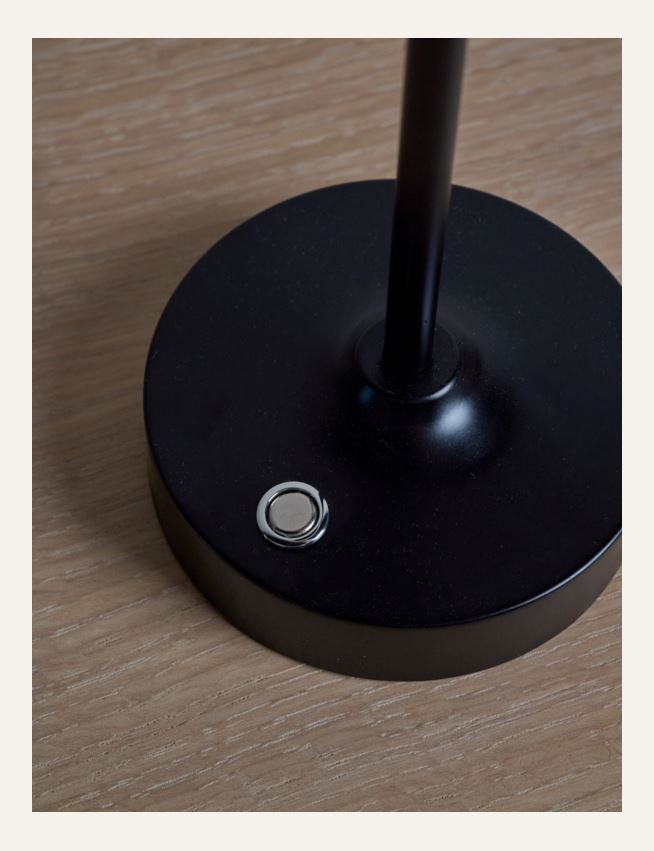 Patareitoitel valgusti must - 3