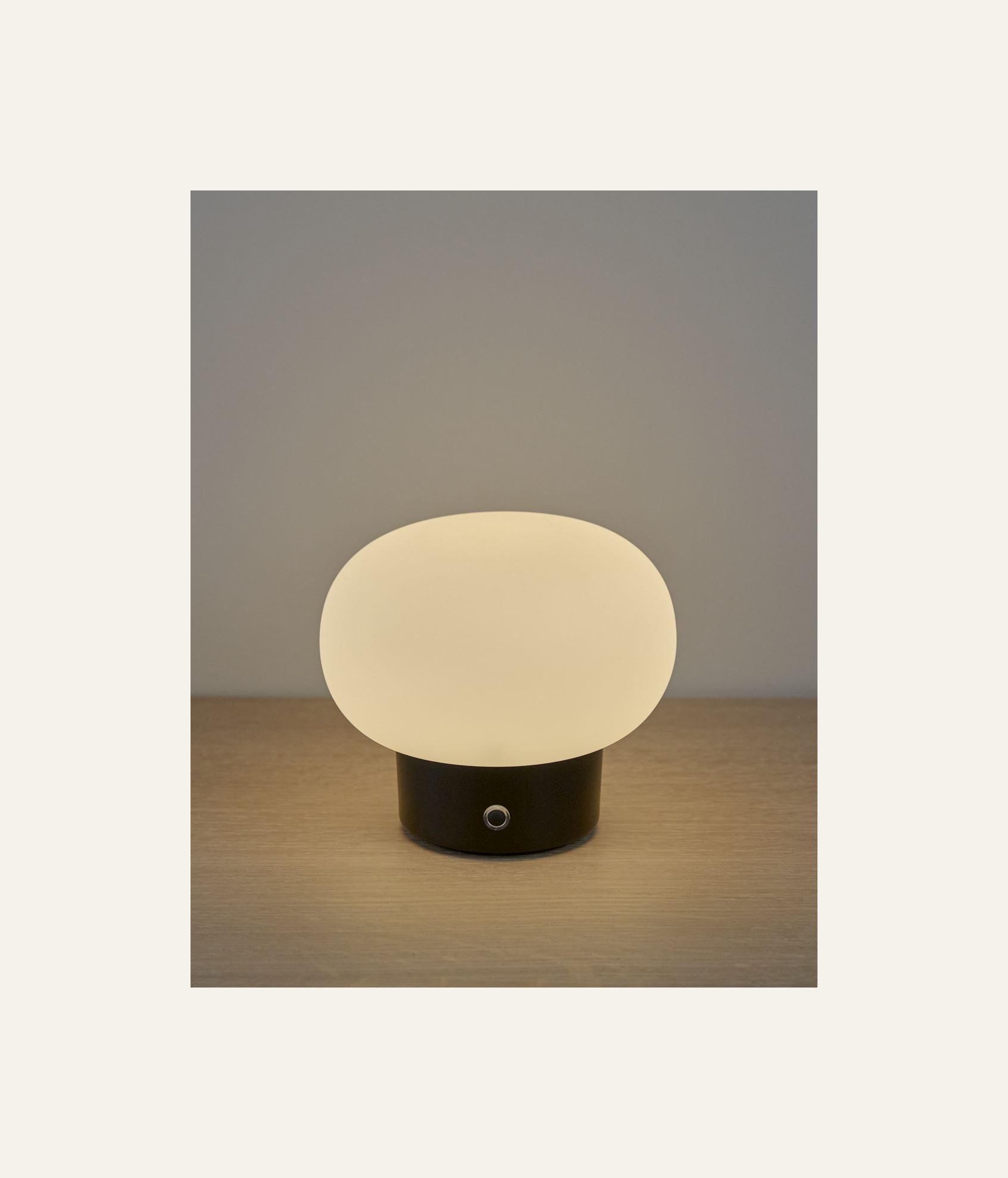 Patareitoitel valgusti must - 2