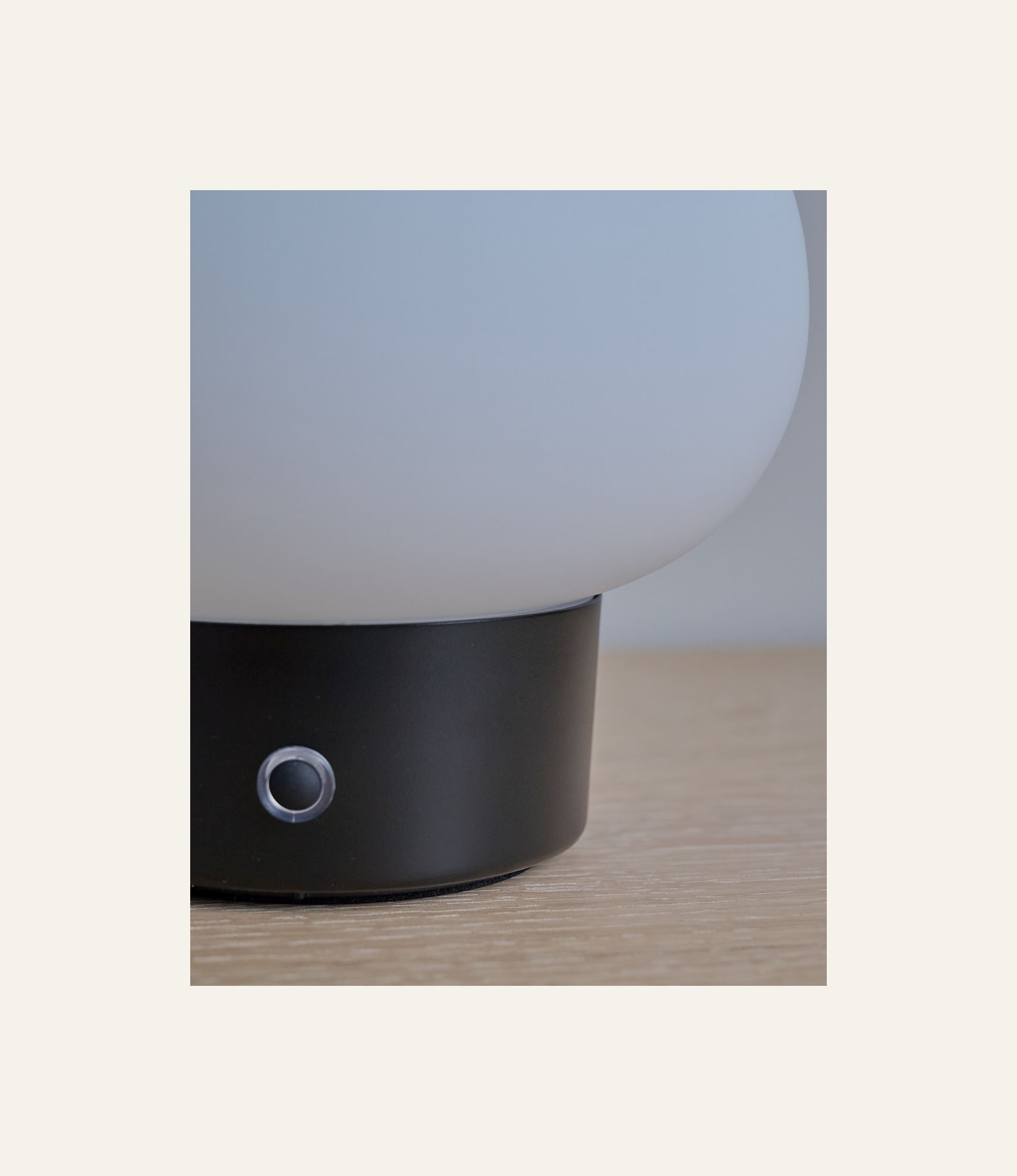 Patareitoitel valgusti must - 3