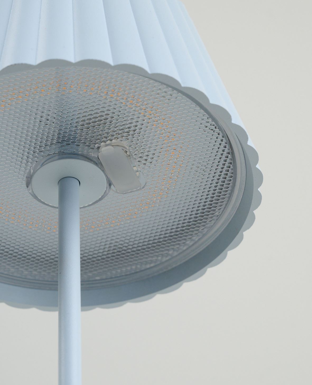 Patareitoitel valgusti hele sinine - 5