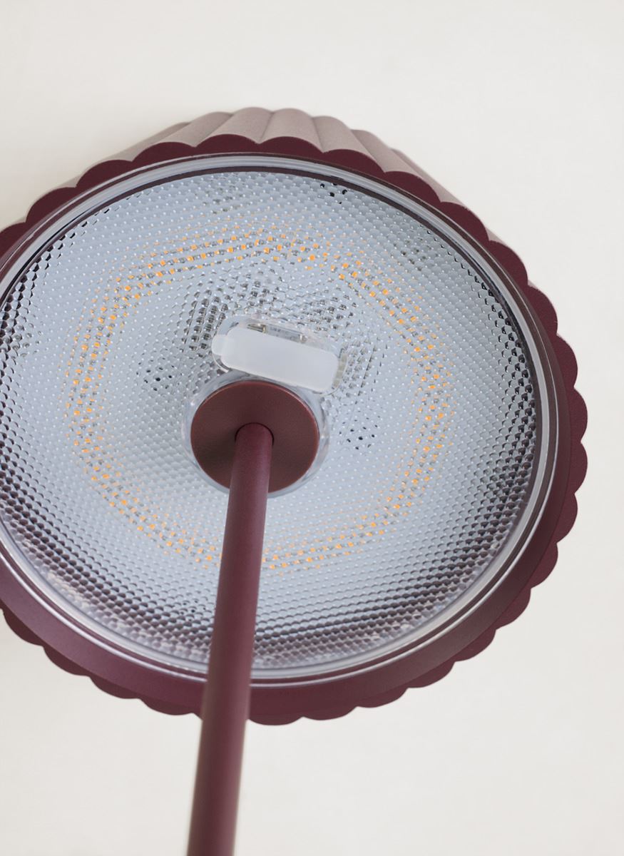 Patareitoitel valgusti tumepunane - 6