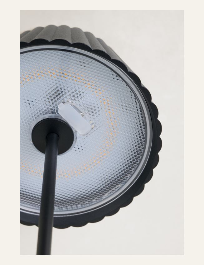 Patareitoitel valgusti must - 3