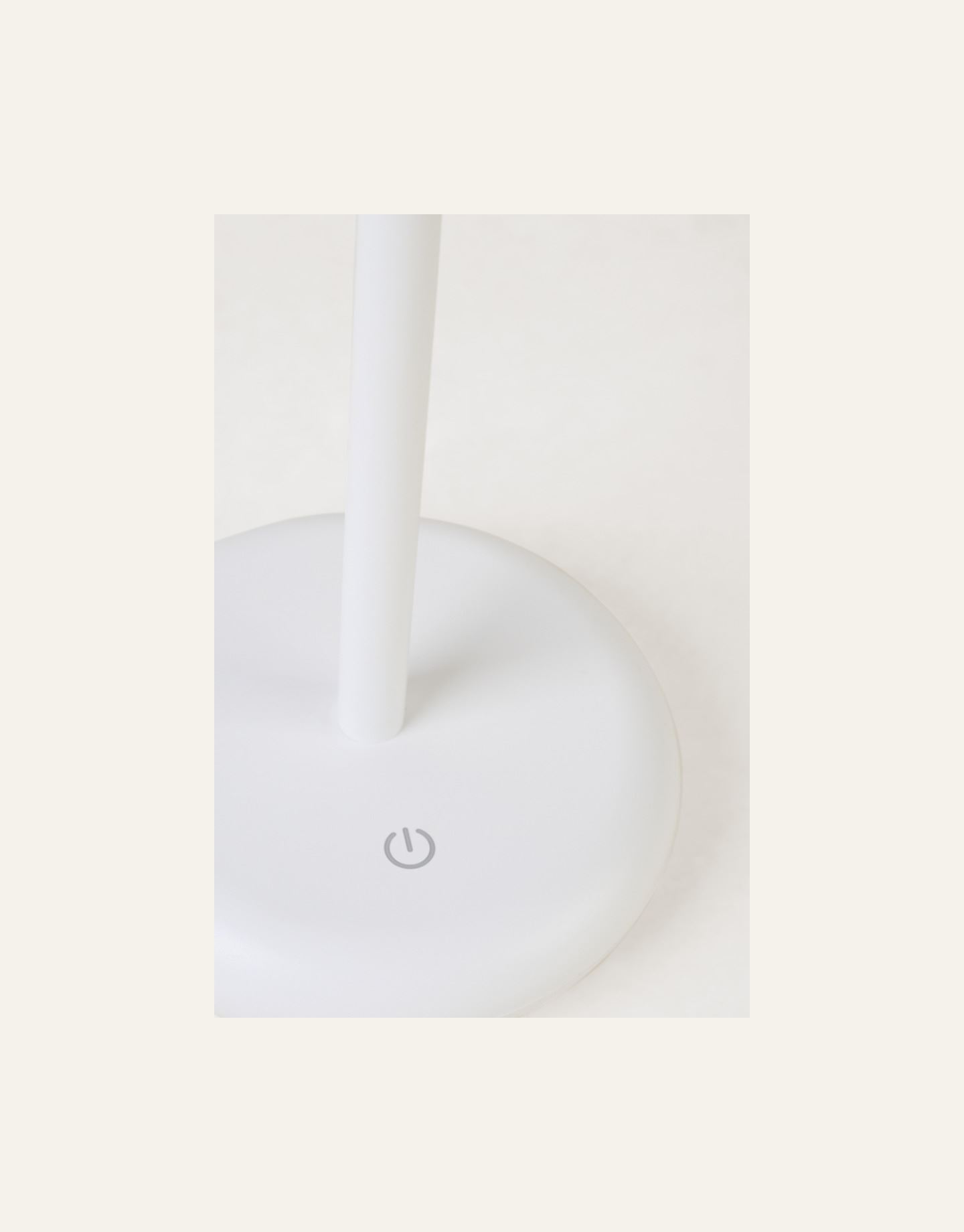 Patareitoitel valgusti valge - 3