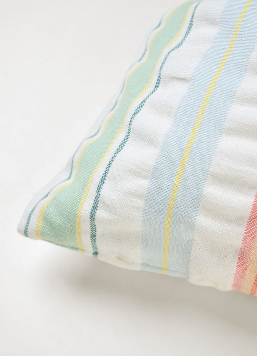 Dekoratiivpadja kate mitmevärviline - 2