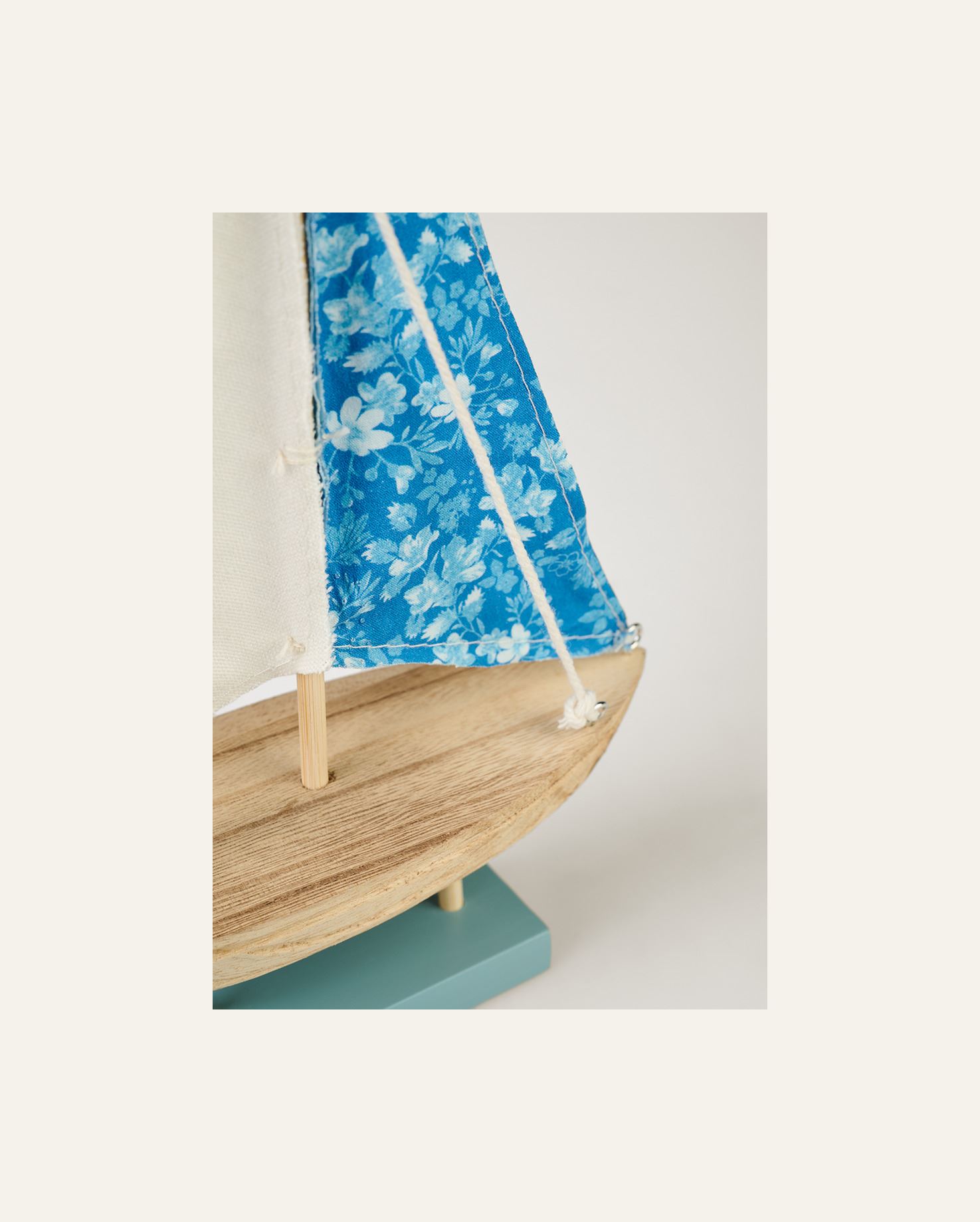 Kaunistus tumesinine - 2