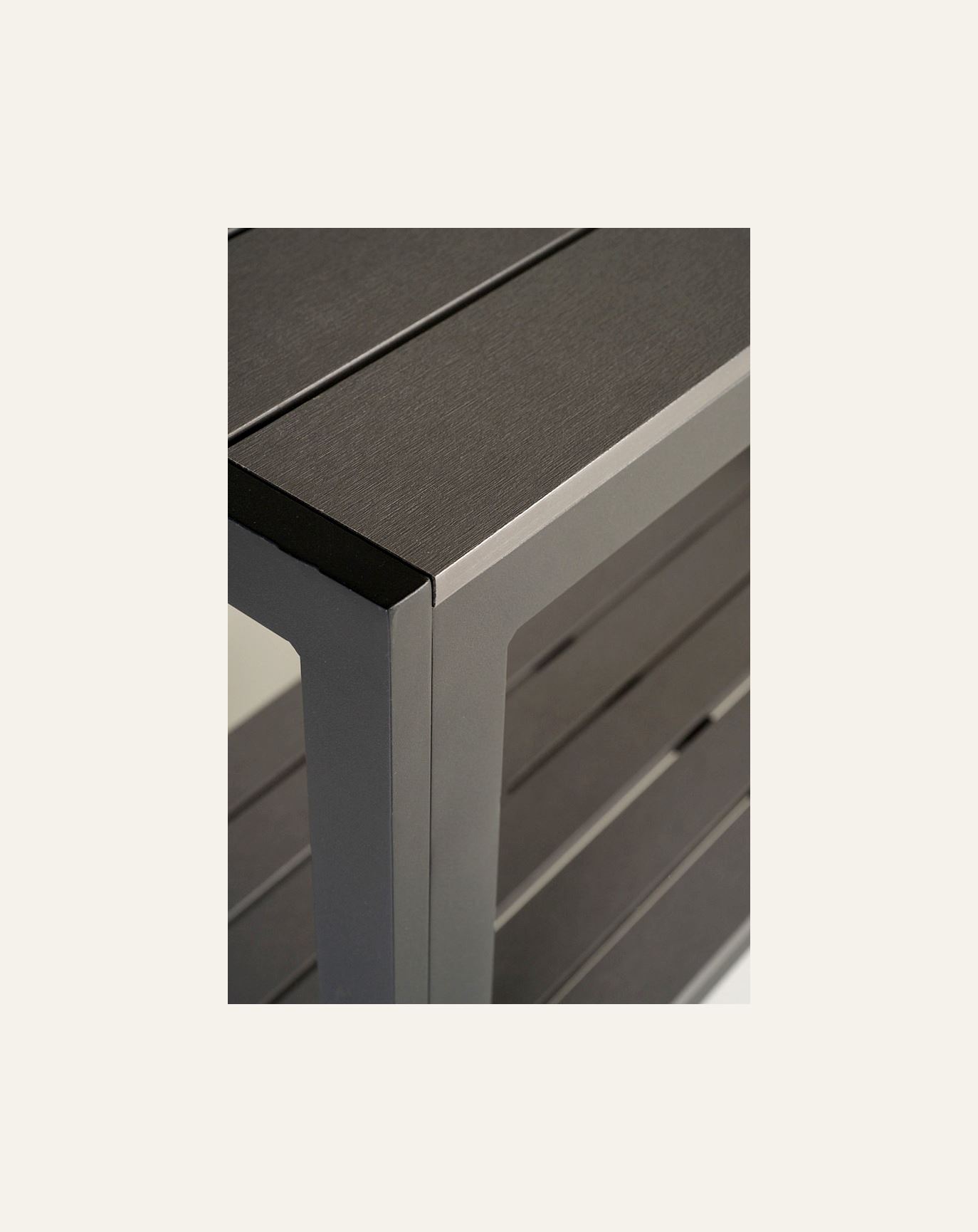 Ratastega riiul must - 3