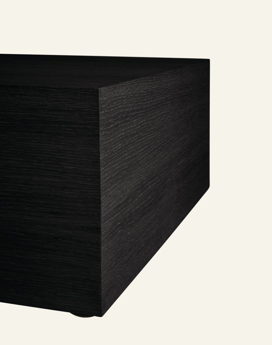 Diivanilaud must - 4