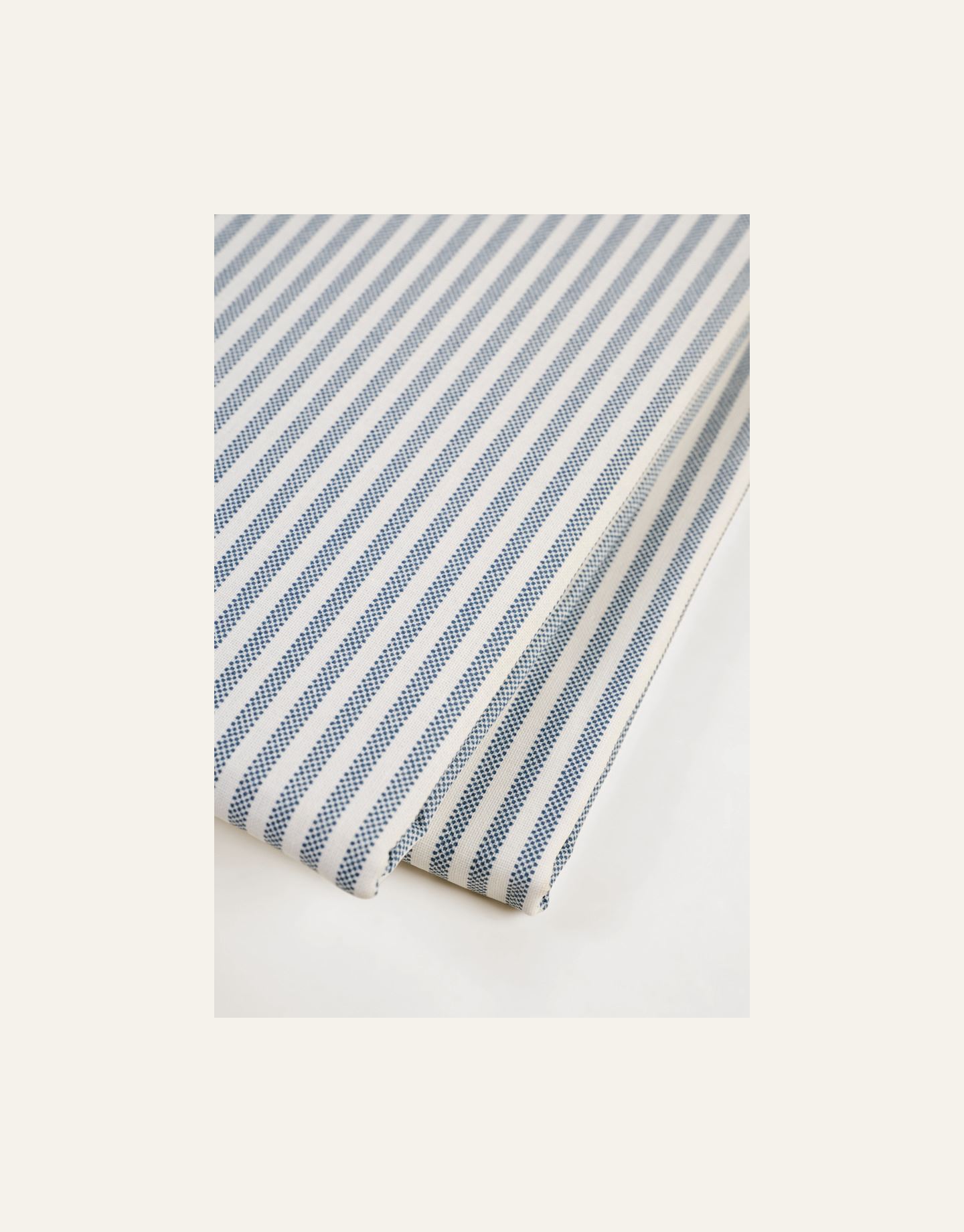 Vahatatud laudlina sinine - 2