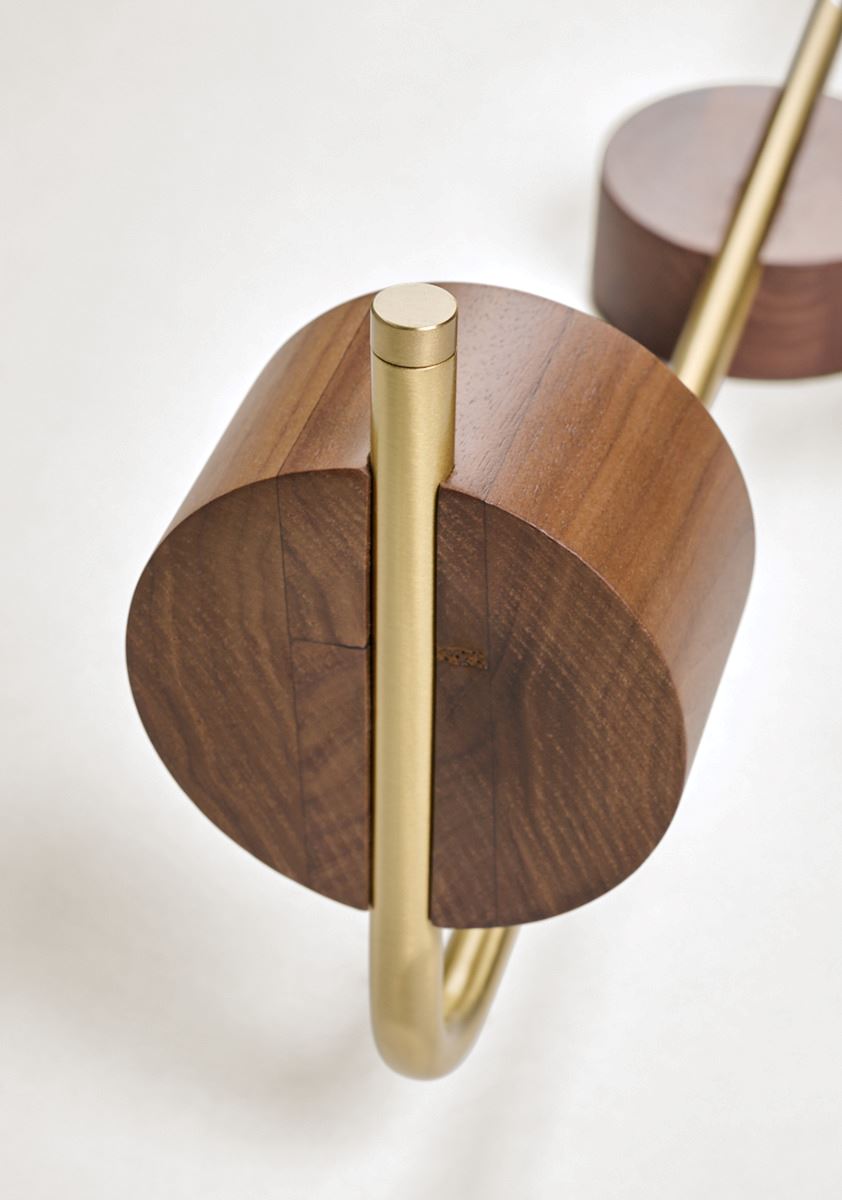 Seinavalgusti pruun - 7