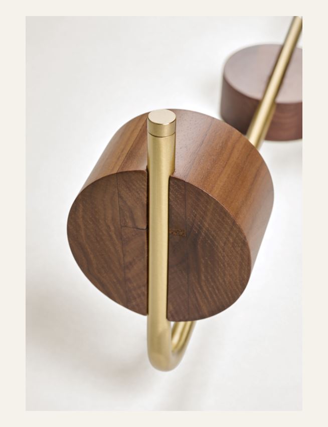 Seinavalgusti pruun - 7