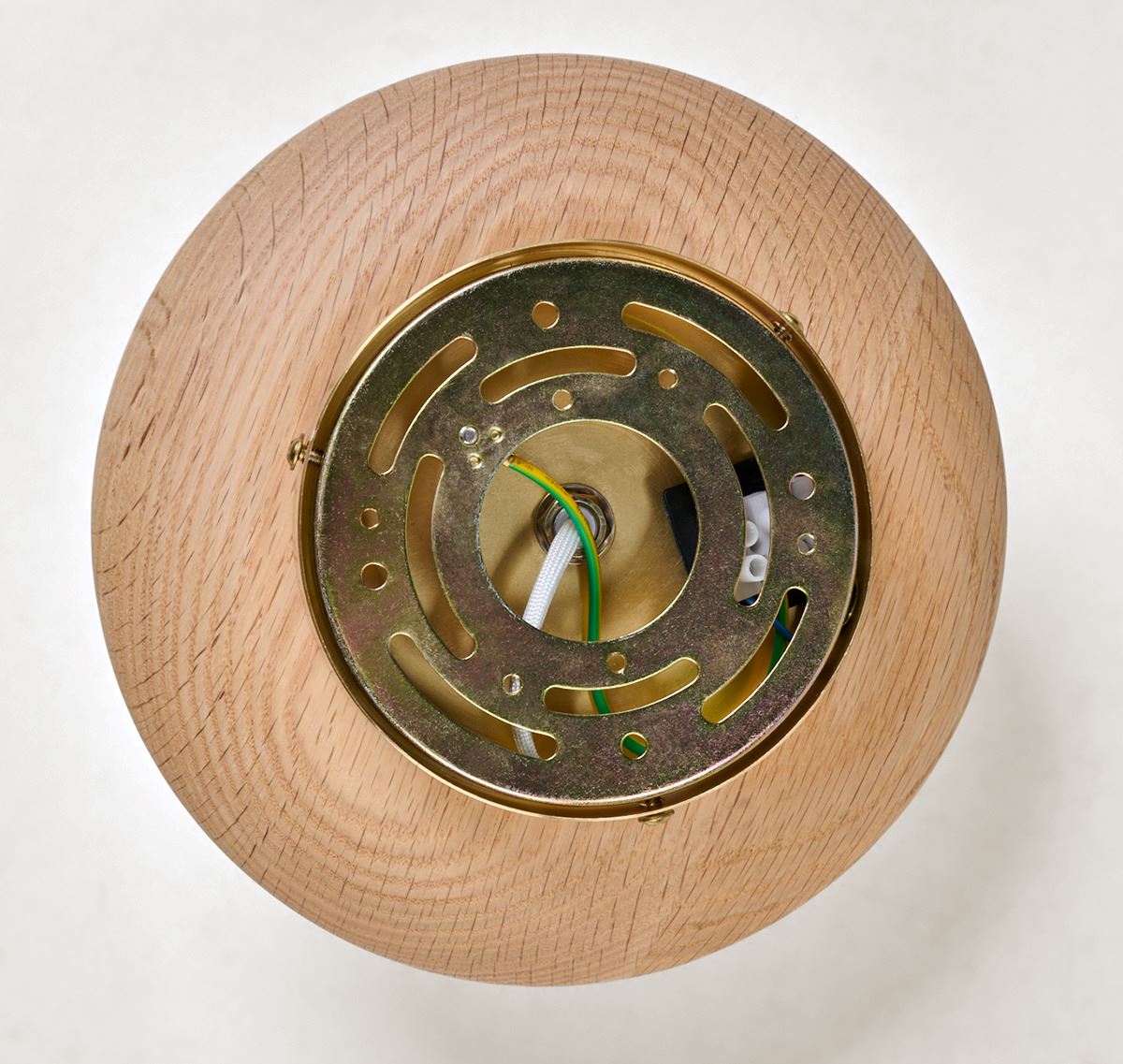 Seinavalgusti naturaalne toon - 7