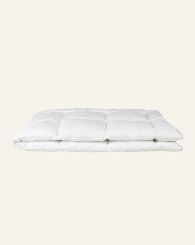 Keskmise soojusega sünteetiline tekk valge - 230x220 cm valge - 1