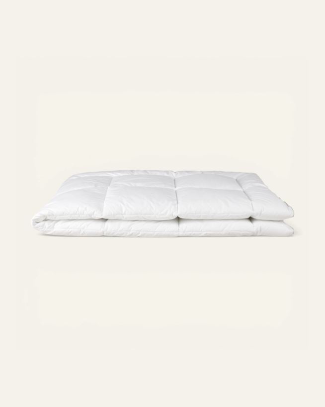 Keskmise soojusega sünteetiline tekk valge - 230x220 cm valge - 1