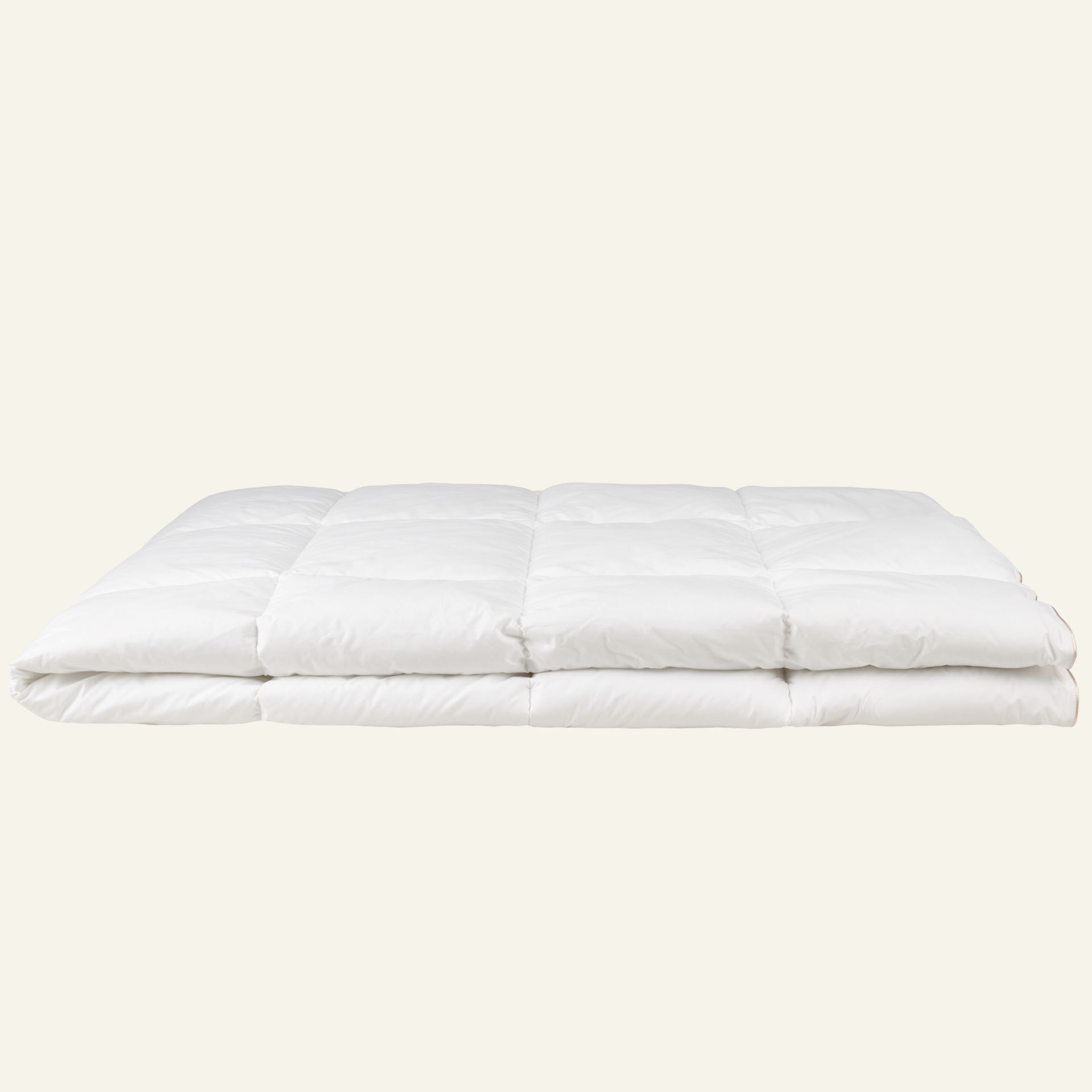 Keskmise soojusega sünteetiline tekk valge - 150x210 cm valge - 1