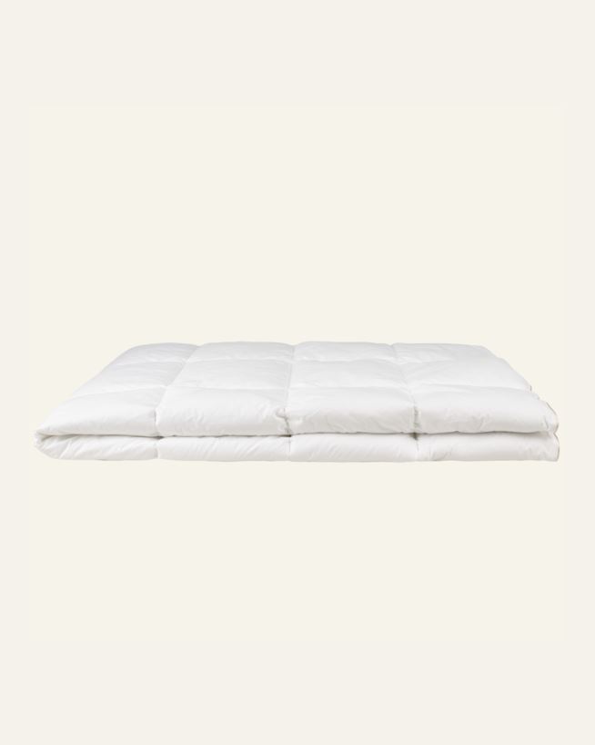 Keskmise soojusega sünteetiline tekk valge - 150x210 cm valge - 1