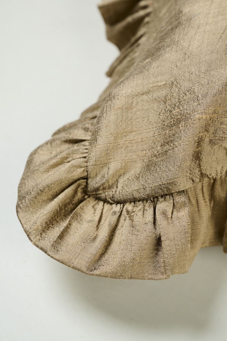 Dekoratiivpadja kate kuldne - 2