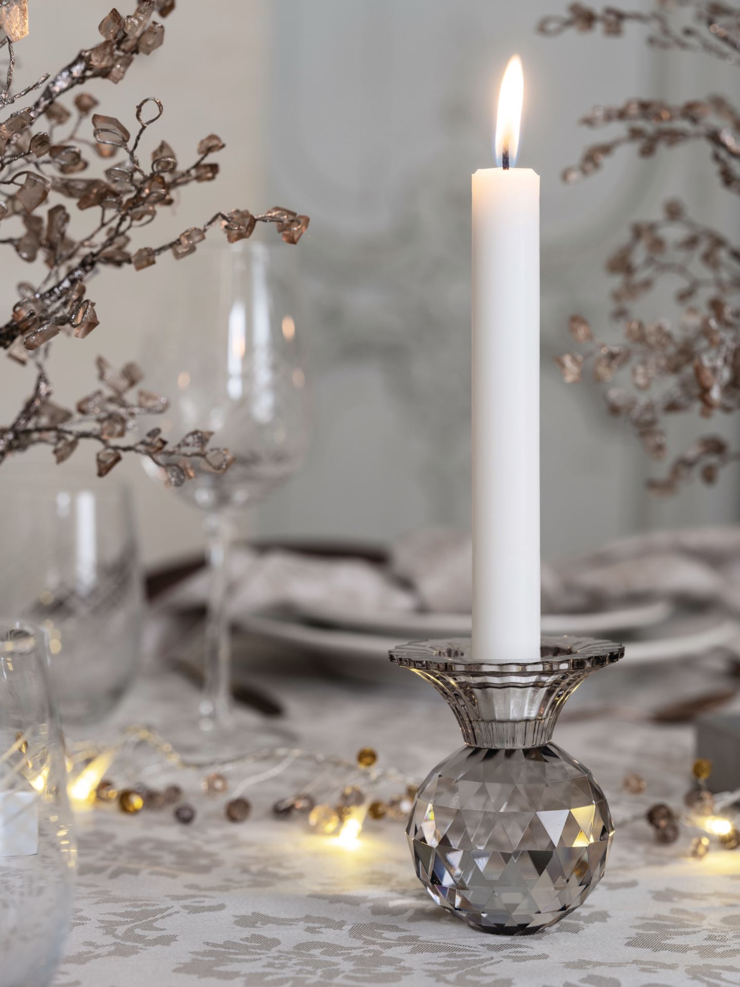 Krooniküünal valge - 2