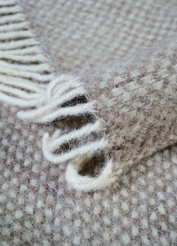 Villapleed hallikaspruun - 3