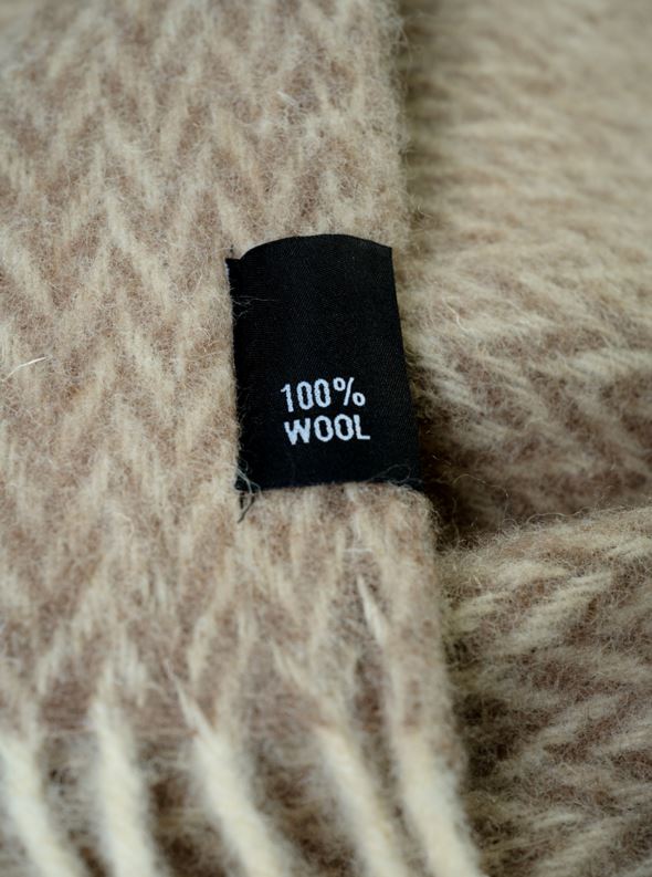 Villapleed hallikaspruun - 3