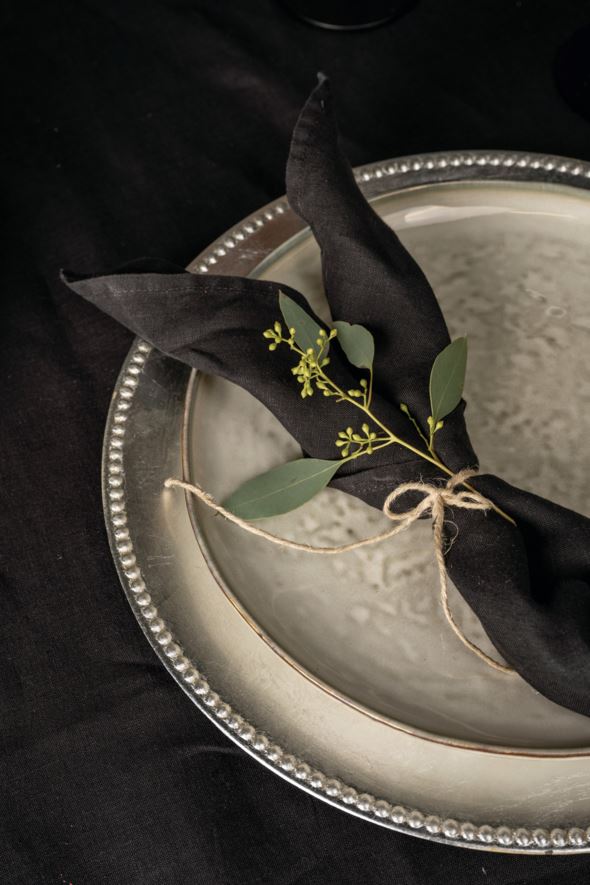 Dekoratiivne alustaldrik hõbedane - 2