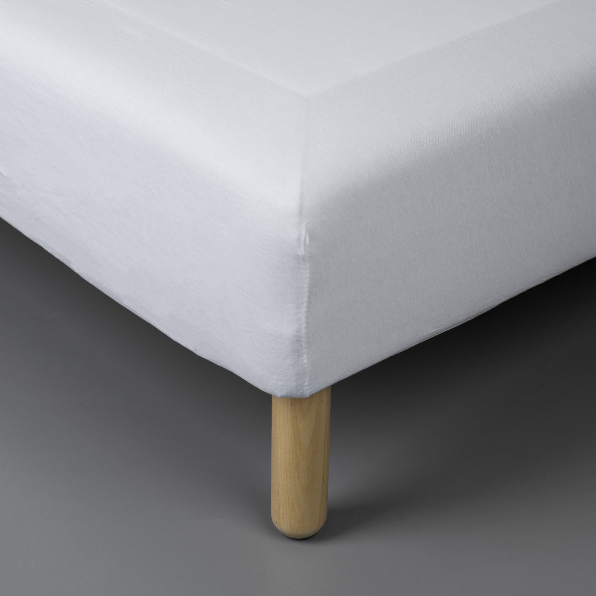 Voodilina kummiga valge - 2