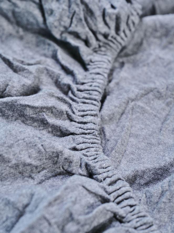 Voodilina kummiga hall - 3