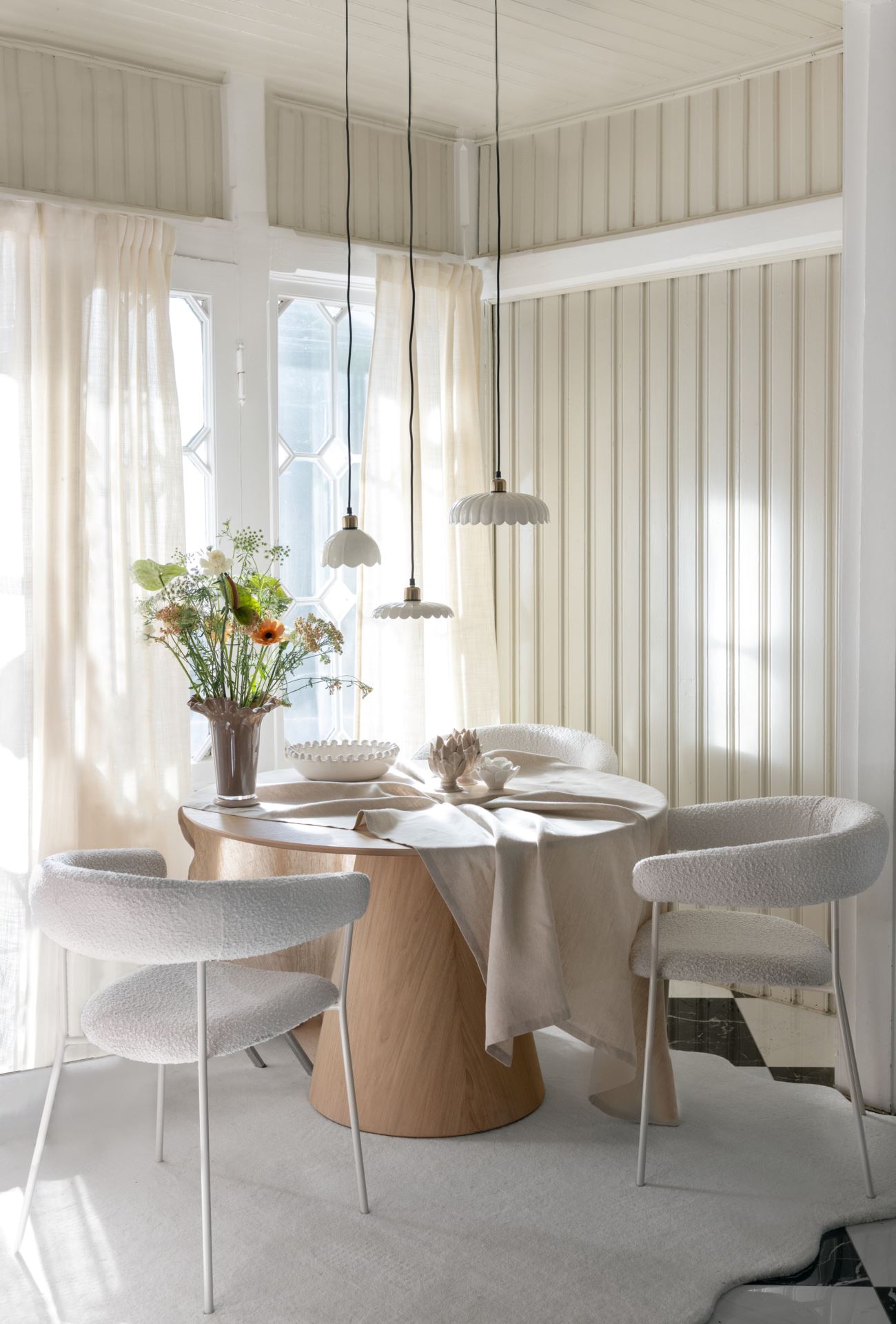 Söögilaud naturaalne toon - 2