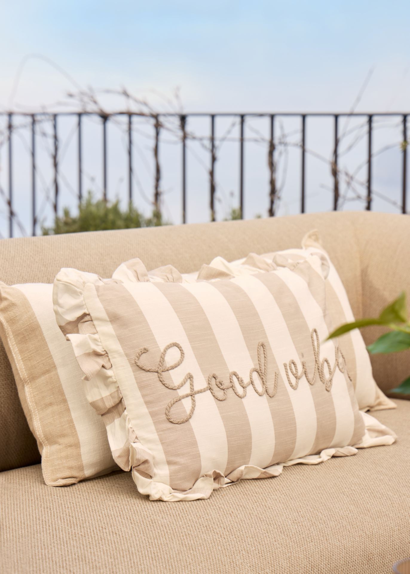 Dekoratiivpadi beež - 2