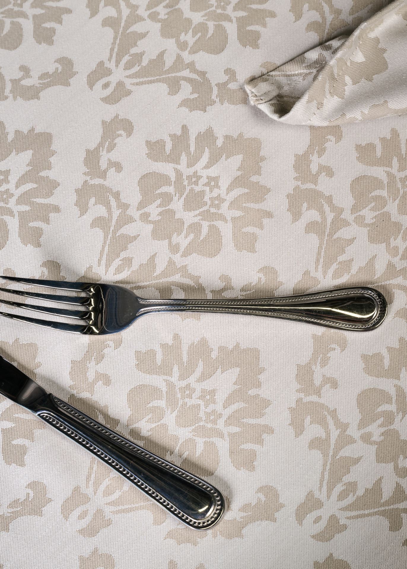 Vahatatud laudlina beež - 3