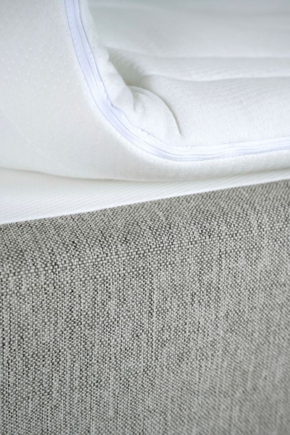 Kontinentaalvoodi hall - 3