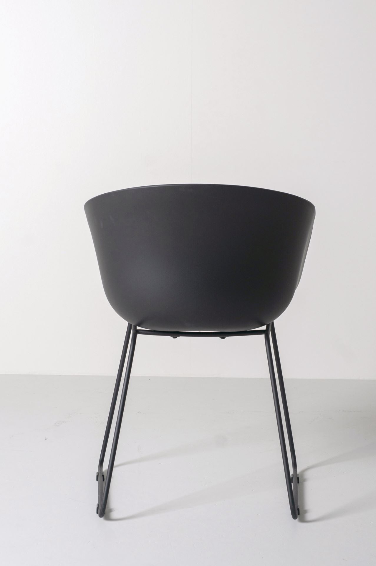 Söögilauatool must - 3