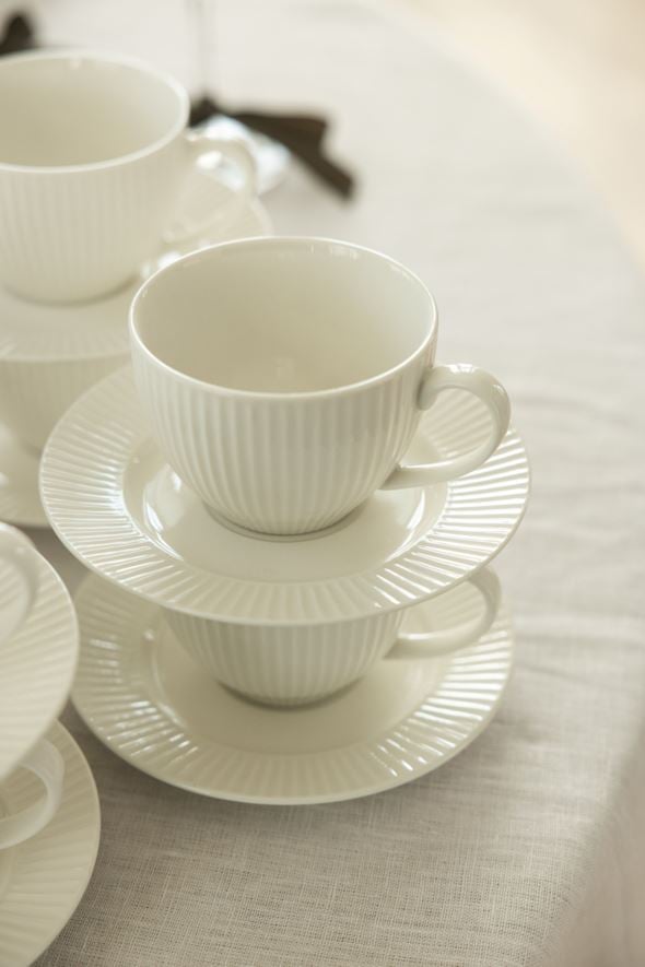 Tass alustaldrikuga valge - 4