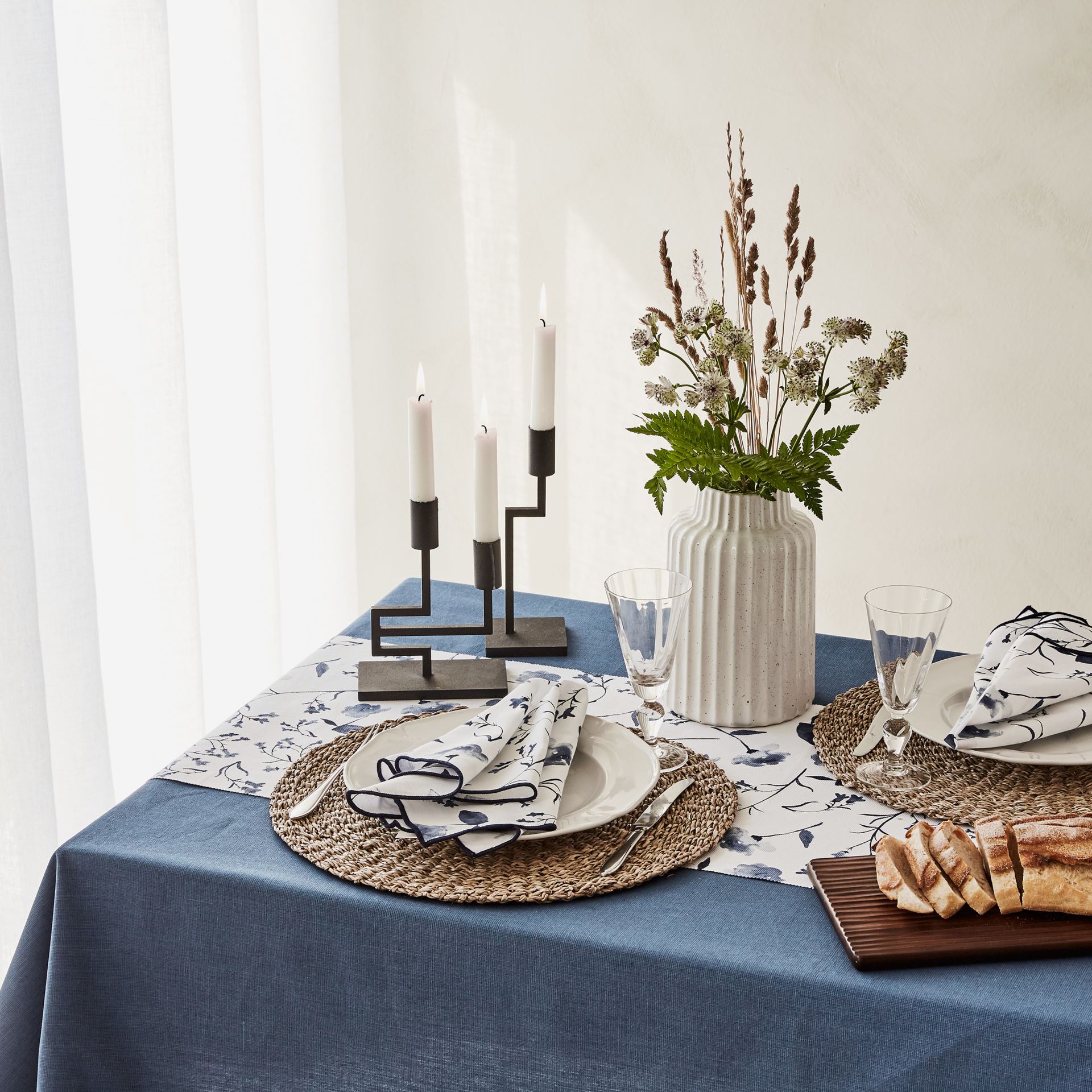 Vahatatud laudlina sinine - 2