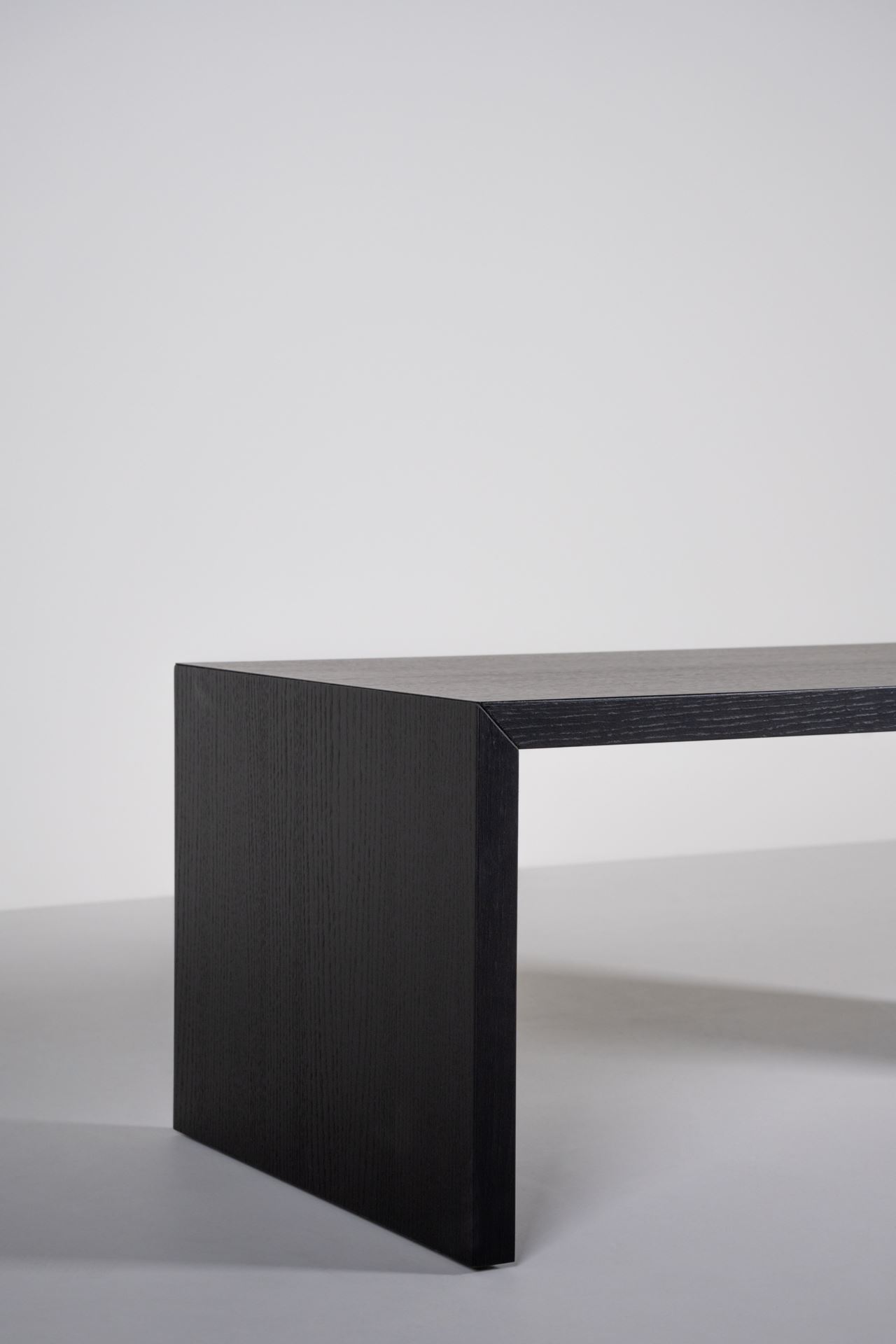 Diivanilaud must - 4