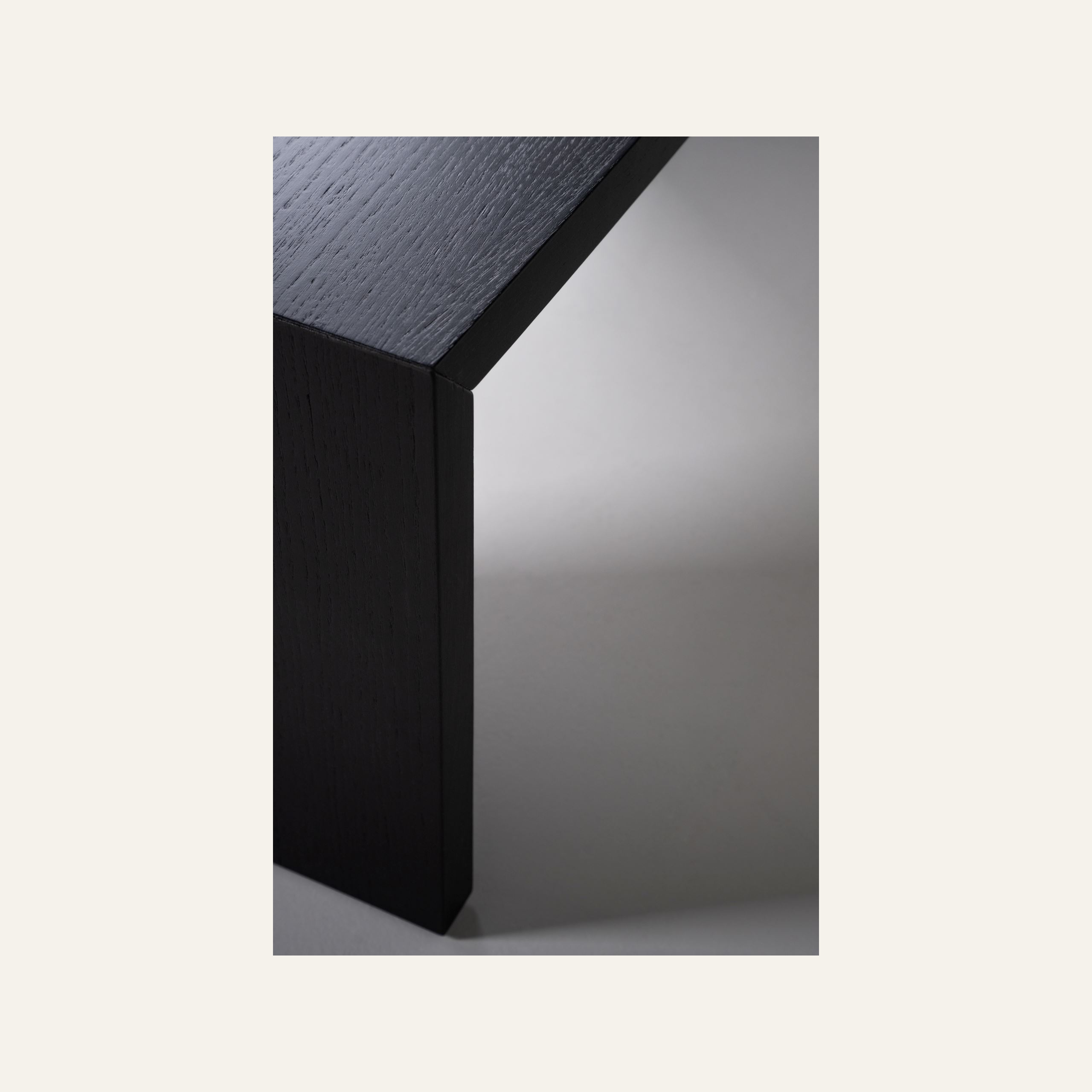 Diivanilaud must - 5