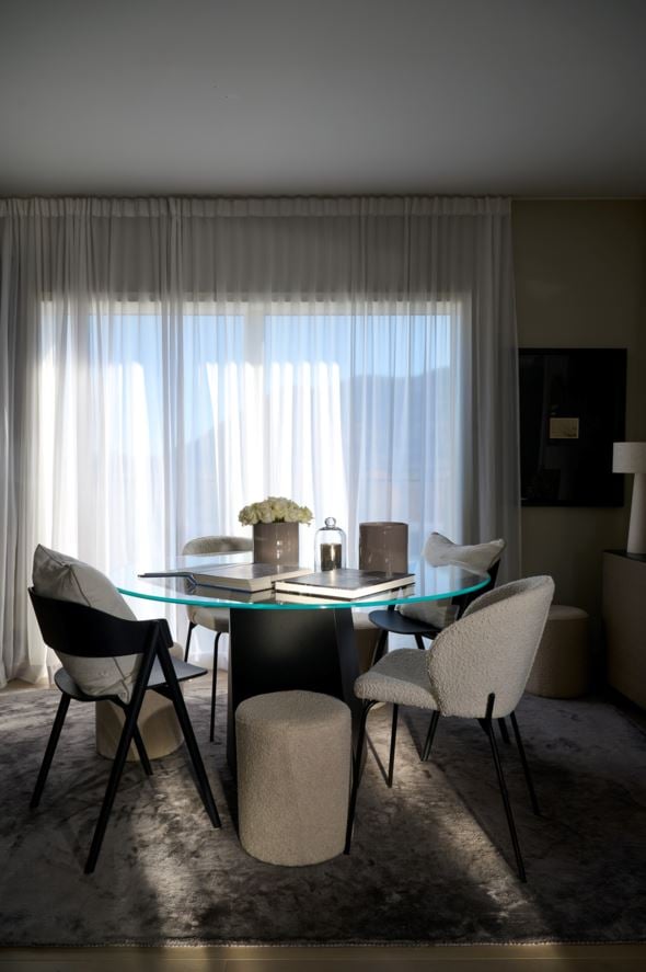 Söögilauatool mitmevärviline/must - 2