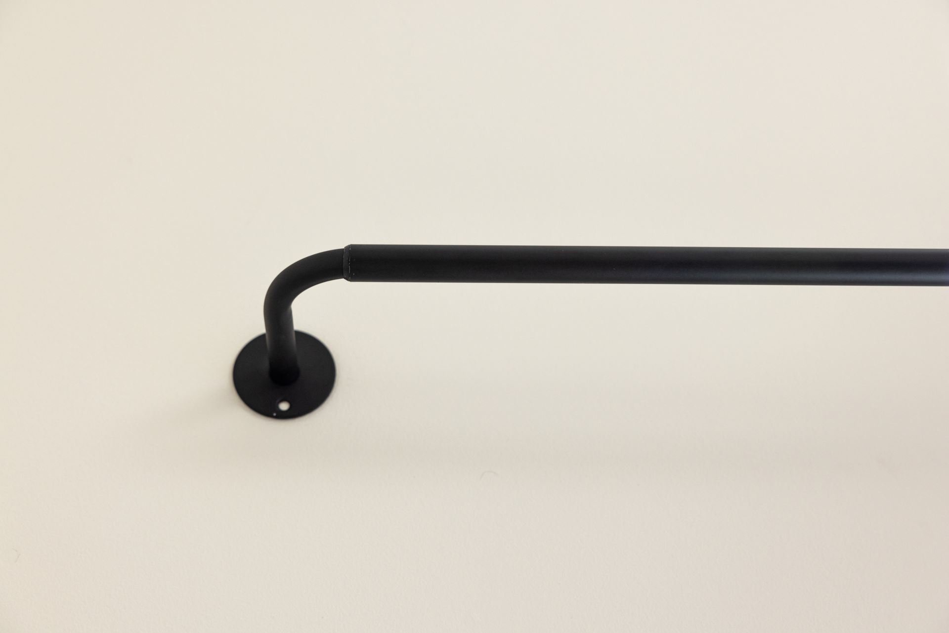 Kardinapuu must - 13