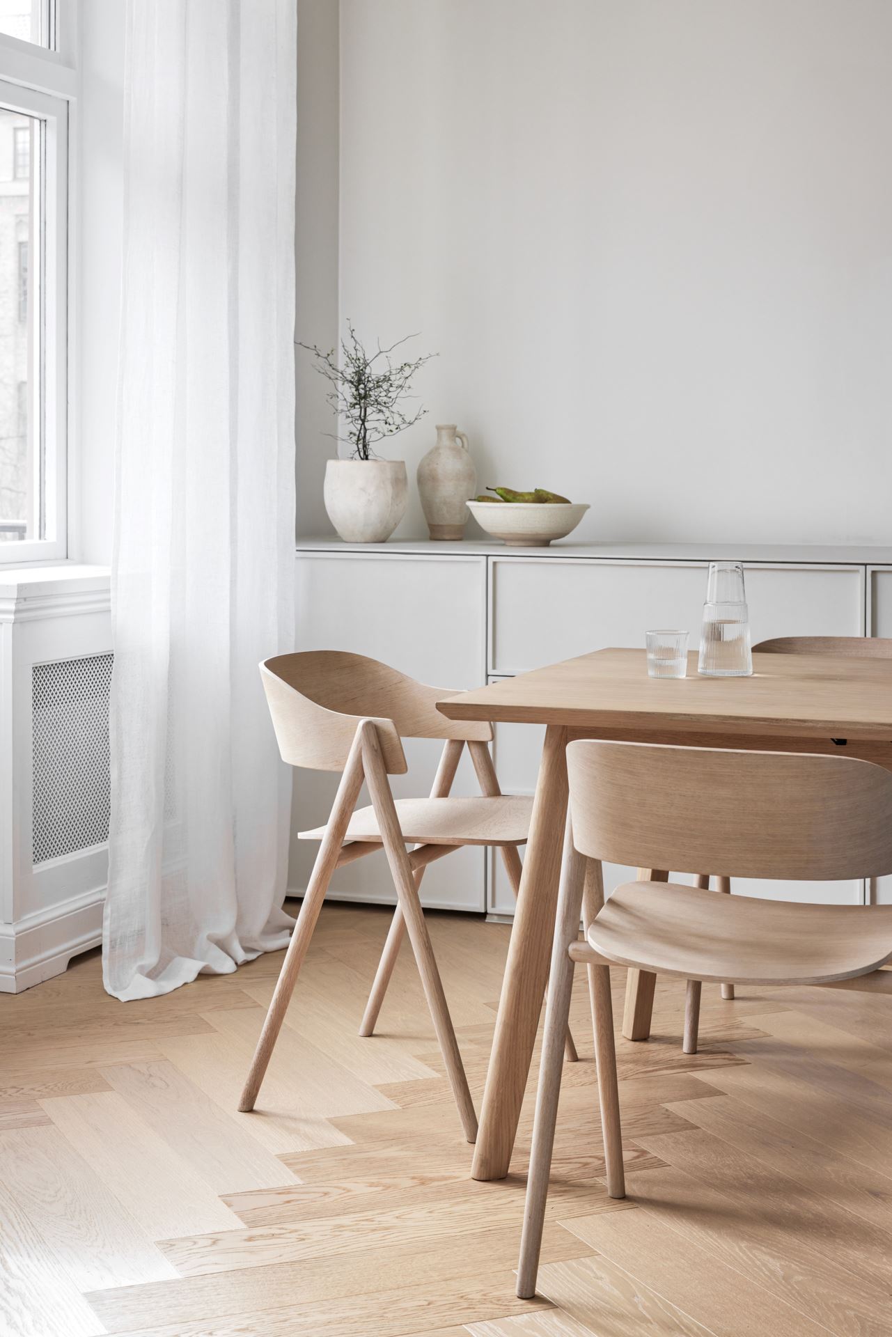 Söögilaud naturaalne toon - 2