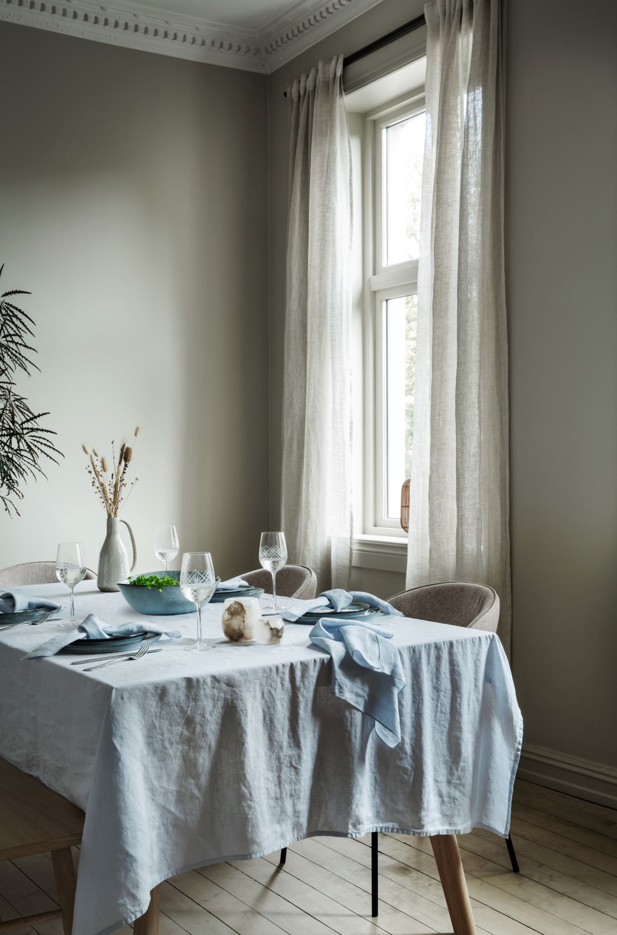 Valge veini klaas läbipaistev - 2