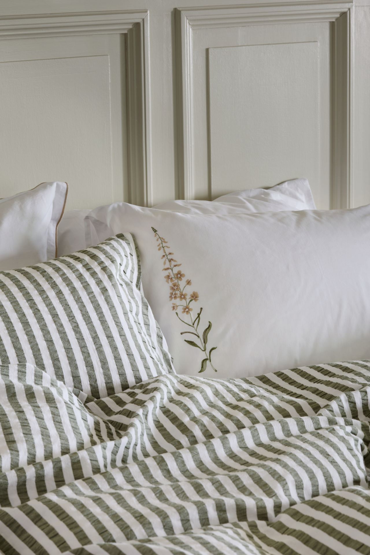 Voodipesukomplekt krepp-puuvillane oliiviroheline - 2