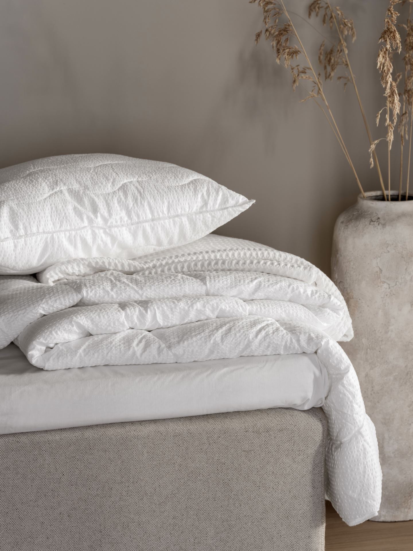 Keskmise soojusega sünteetiline tekk valge - 3