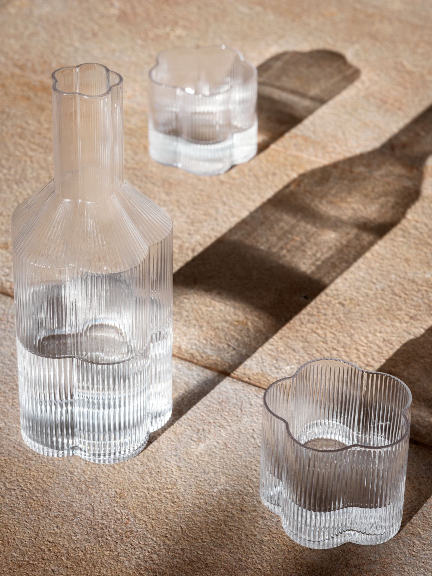 Veekarahvin läbipaistev - 2