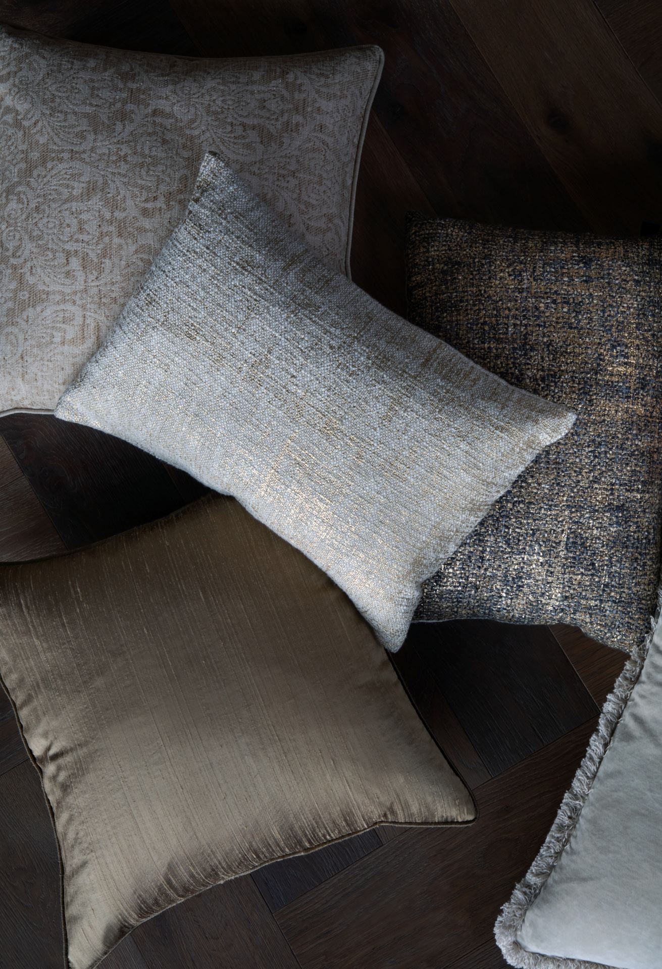 Dekoratiivpadja kate kuldne - 3