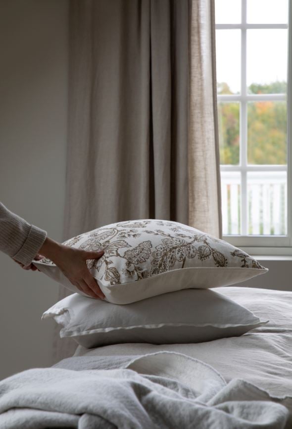 Dekoratiivpadja kate valge - 3