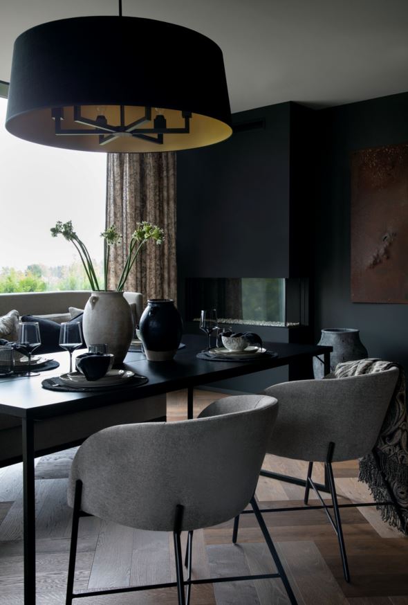 Söögilaud must - 5