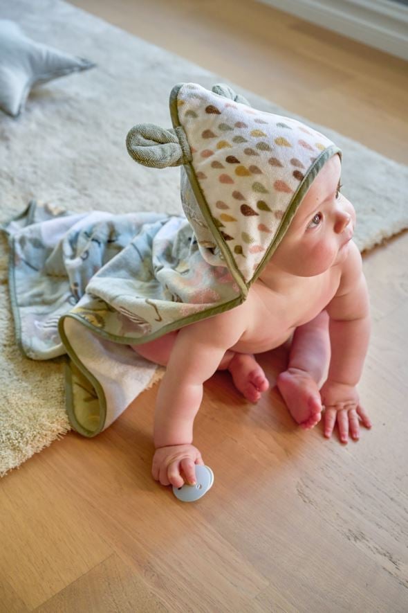 Kapuutsiga rätik heleroheline - 4